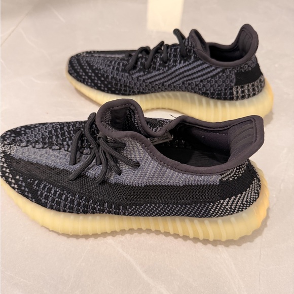 Authentic Yeezy boost Y2 men’s & women’s sneakers - Picture 9 of 11